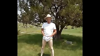 Undress under the tree